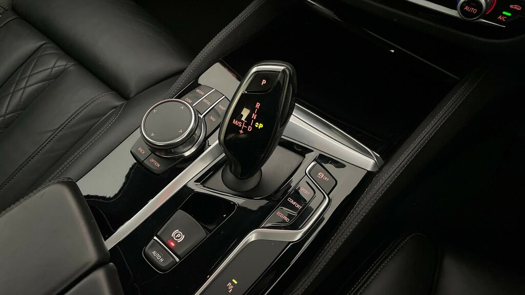 BMW 5 Series Automatic White #14