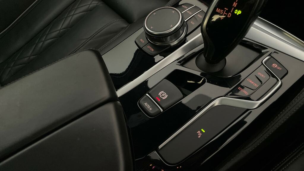 BMW 5 Series Automatic White #19