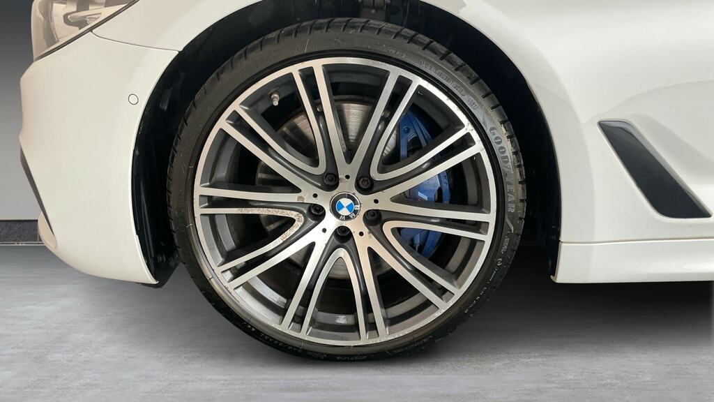 BMW 5 Series Automatic White #24