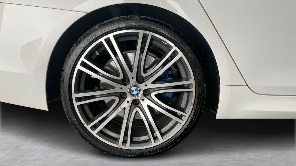 BMW 5 Series Automatic White #26