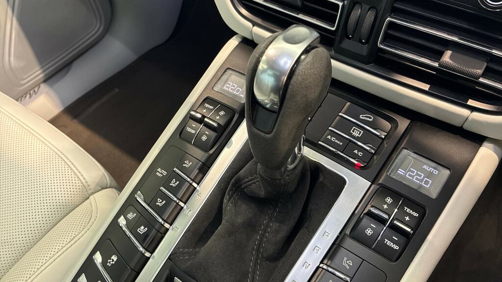 Porsche Macan Gts Pdk Blue #11