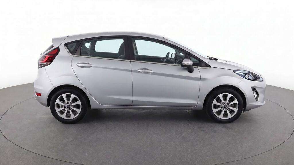 Ford Fiesta Hatchback Red #8
