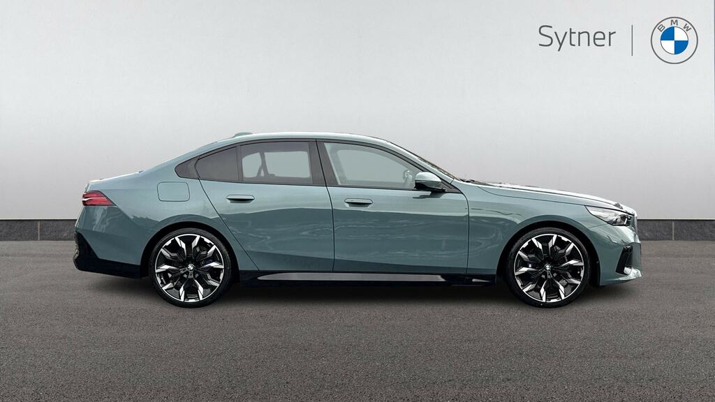 BMW 5 Series 530E M Sport RF75XXM Green #3