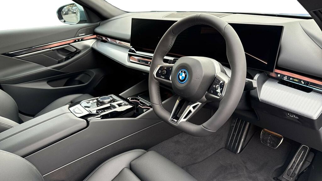 BMW 5 Series 530E M Sport RF75XXM Green #6