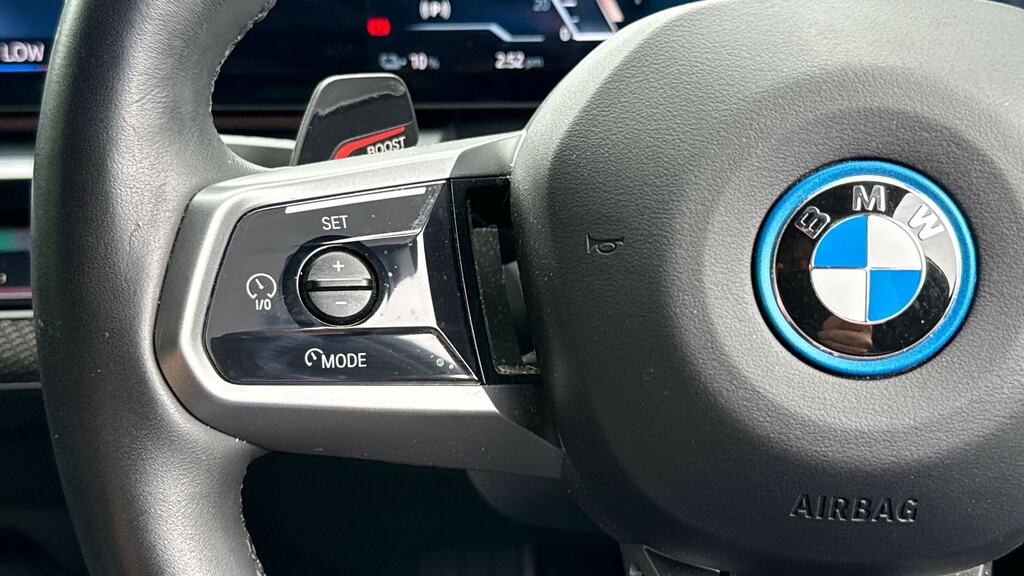 BMW i5 M60 Blue #17