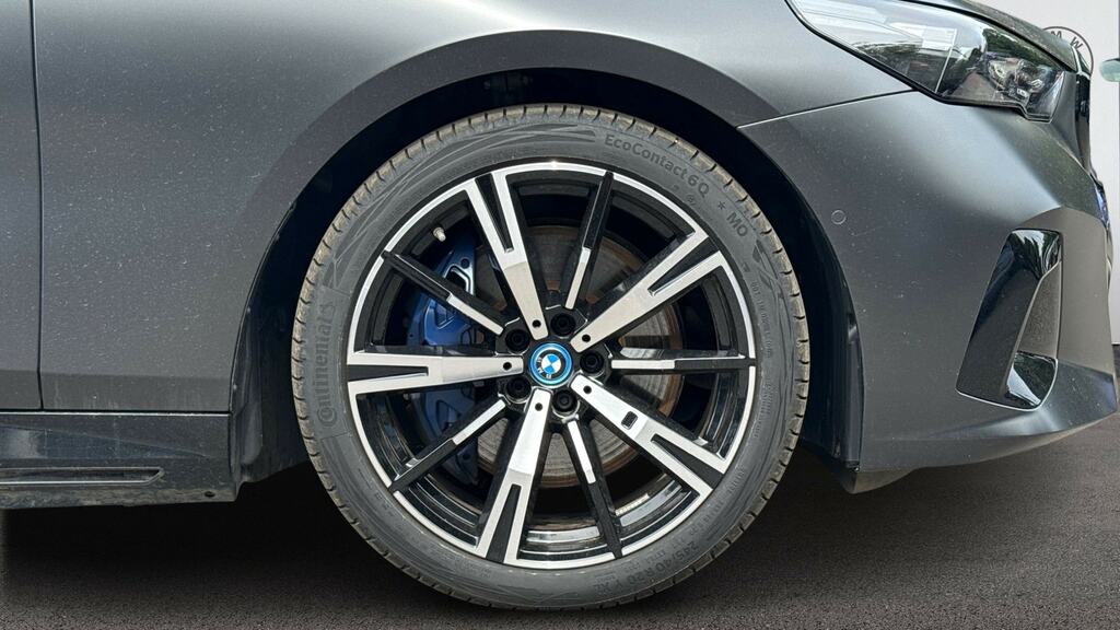 BMW i5 M60 Blue #14