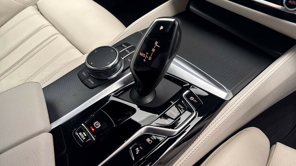 BMW 5 Series Se Black #10