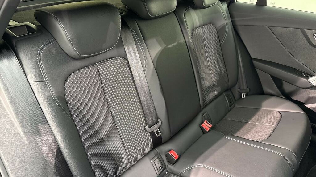 Audi Q2 Black Edition Black #16