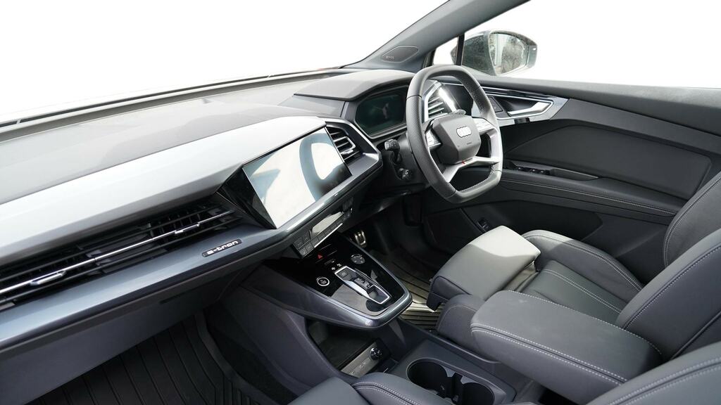 Audi Q4 E Tron 150Kw 40 63Kwh Black Edition Tech Pack YF26TXR Grey #2