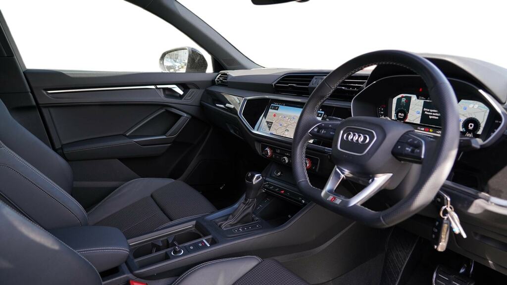 Audi Q3 35 Tfsi Black Edition S Tronic Cs Pack VO23JYN Blue #6