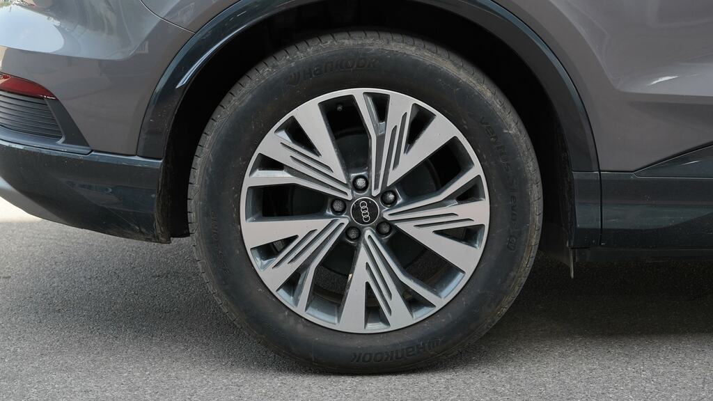 Audi Q4 E Tron 150Kw 40 82Kwh Sport Grey #5