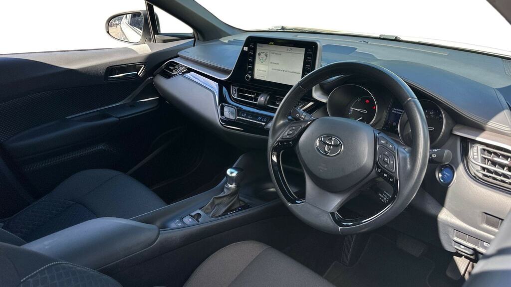 Toyota C-Hr 1.8 Hybrid Icon Cvt YY71AKX White #3