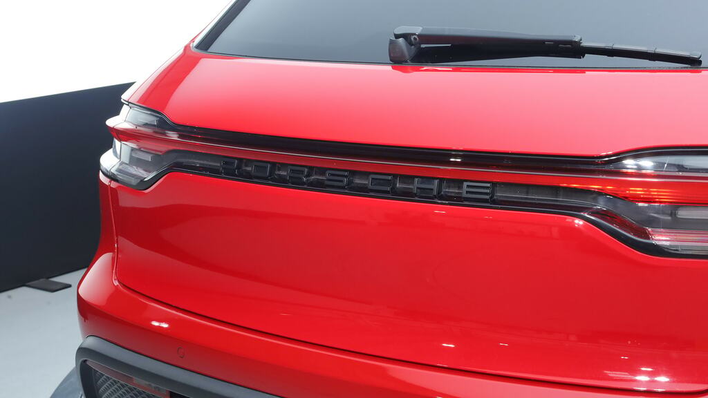 Porsche Macan S Silver #28