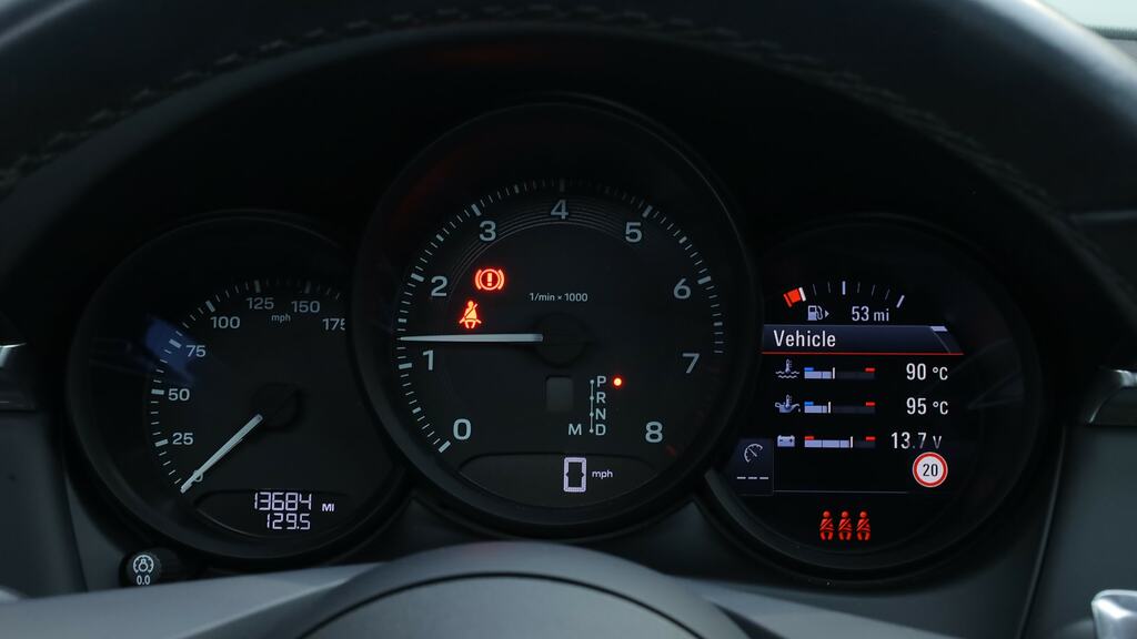 Porsche Macan S Silver #12