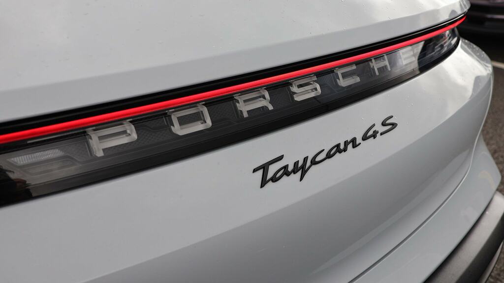 Porsche Taycan 4X2 White #23
