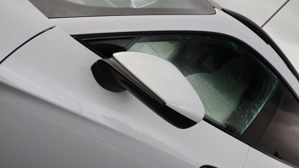 Porsche Taycan 4X2 White #25
