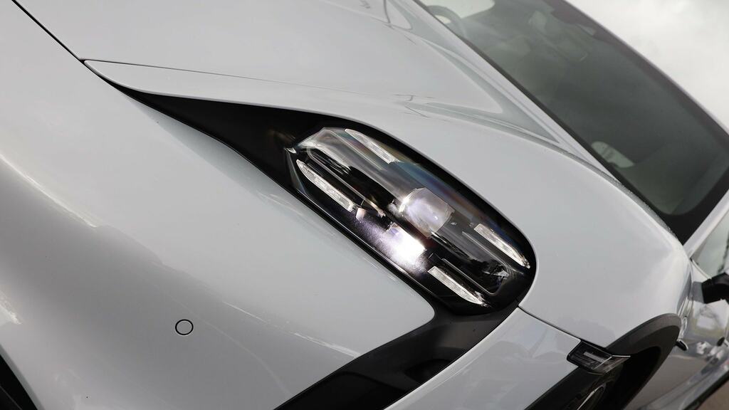 Porsche Taycan 4X2 White #27