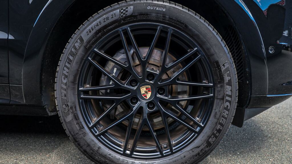 Porsche Cayenne E-hybrid Tiptronic S Black #6