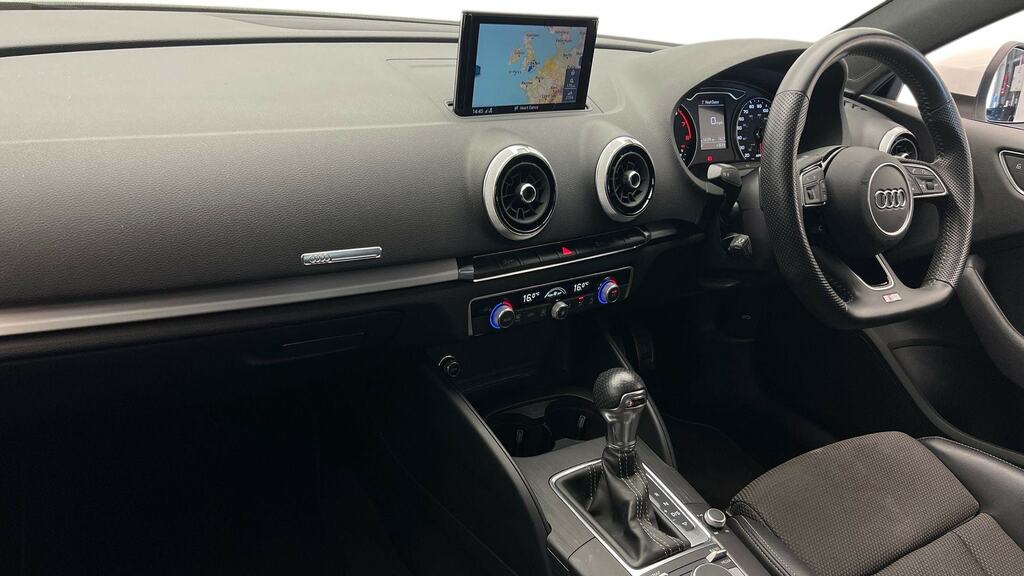 Audi A3 35 Tfsi S Line S Tronic RE69FXU White #2