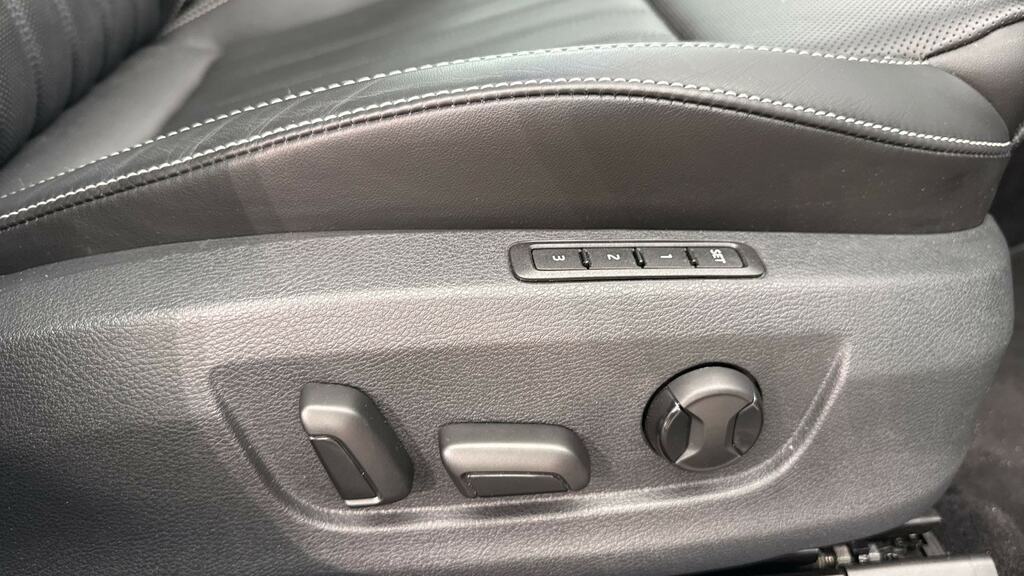 Skoda Superb 2L Se Technology Black #25