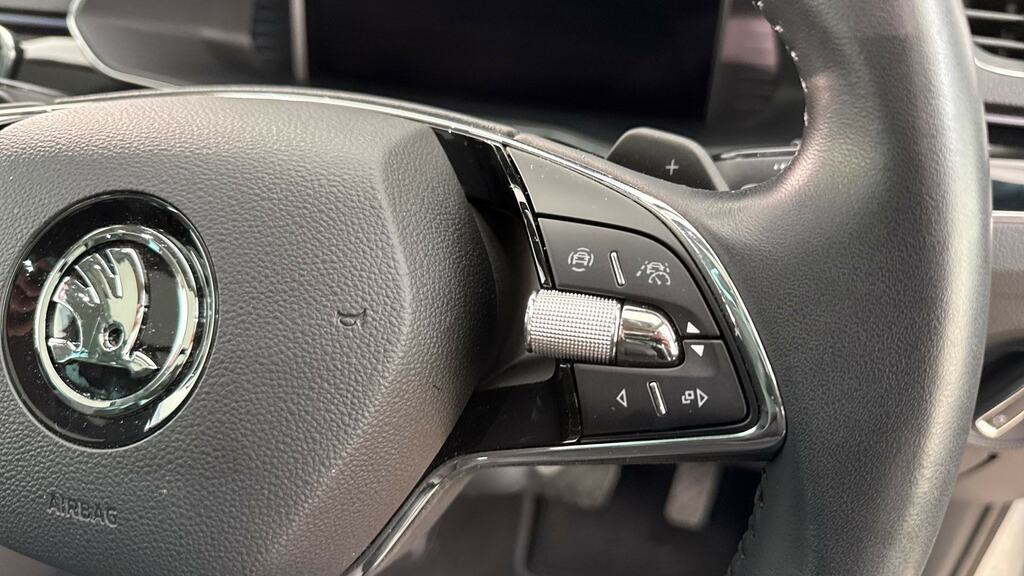 Skoda Superb 2L Se Technology Black #18