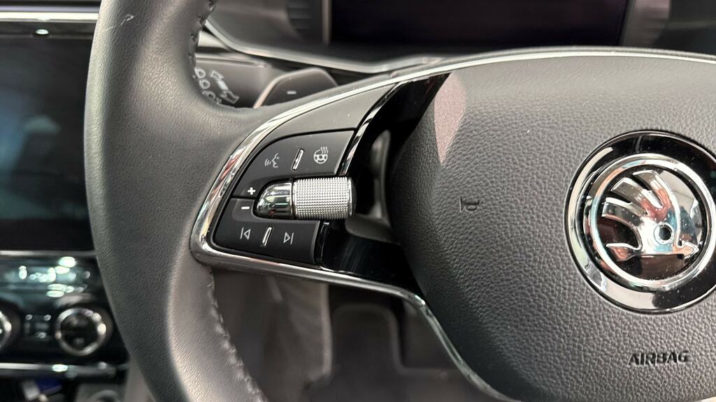 Skoda Superb 2L Se Technology Black #17
