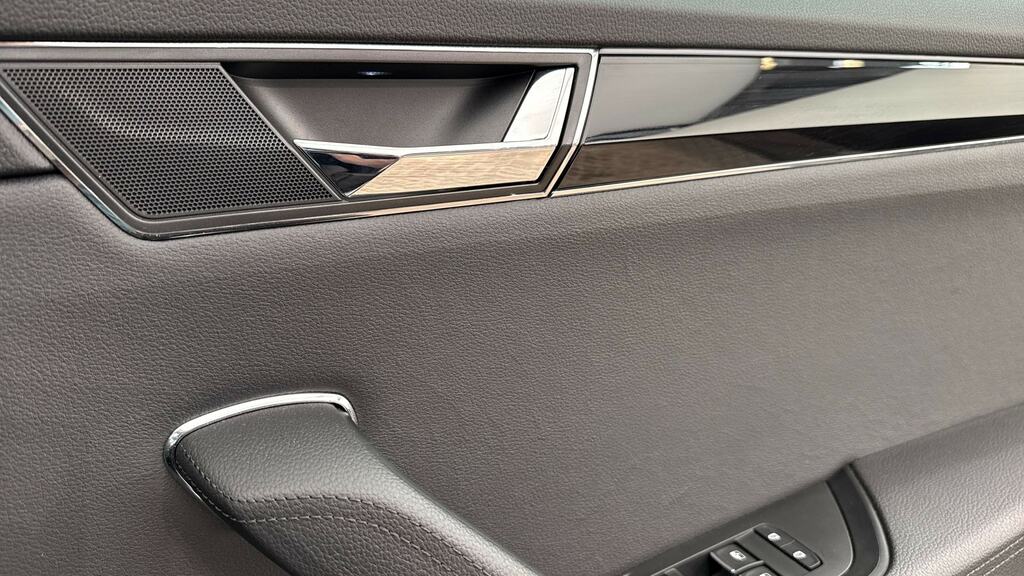 Skoda Superb 2L Se Technology Black #19