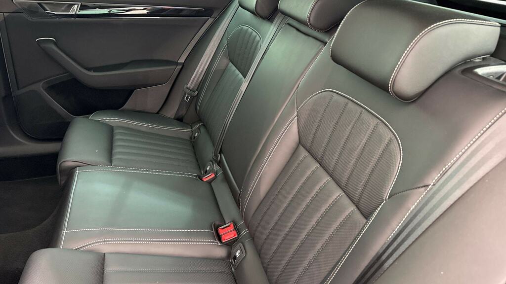 Skoda Superb 2L Se Technology Black #16
