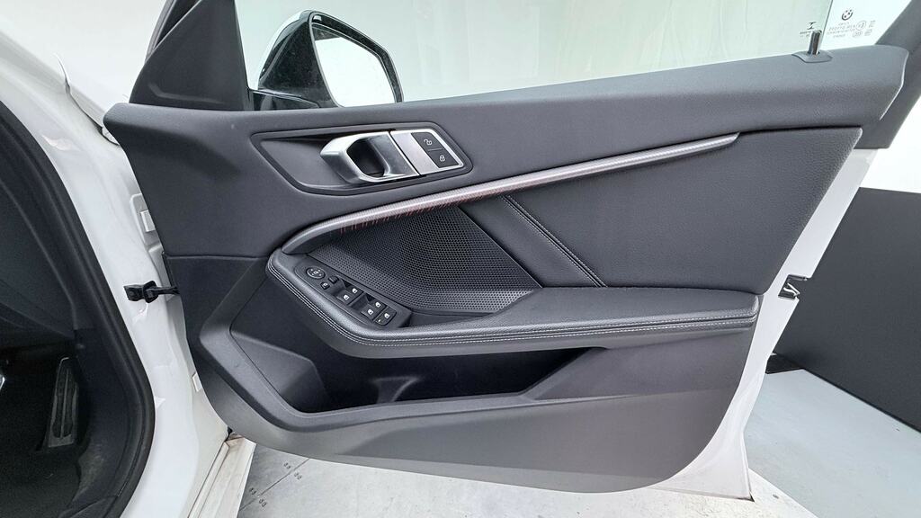 BMW 1 Series 128Ti Step White #20