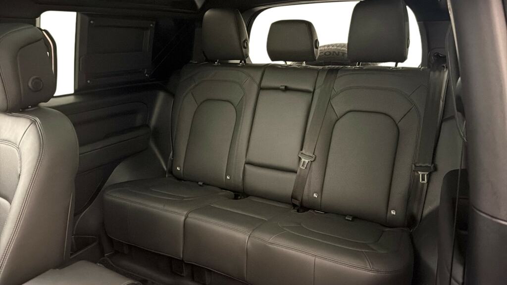 Land Rover Defender 90 3.0 D350 X-dynamic Hse 90 Black #4