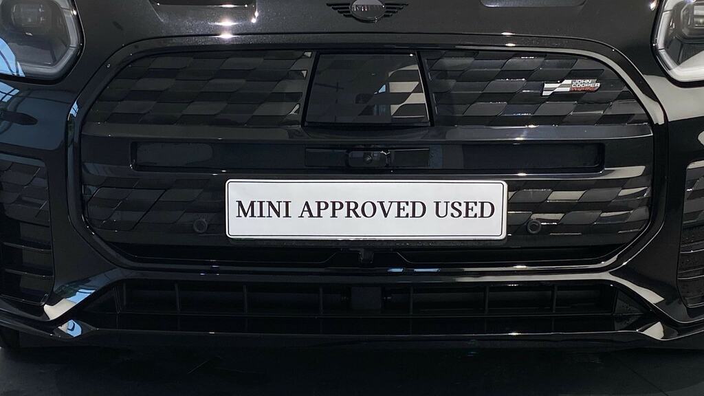 Mini Countryman E Classic White #24