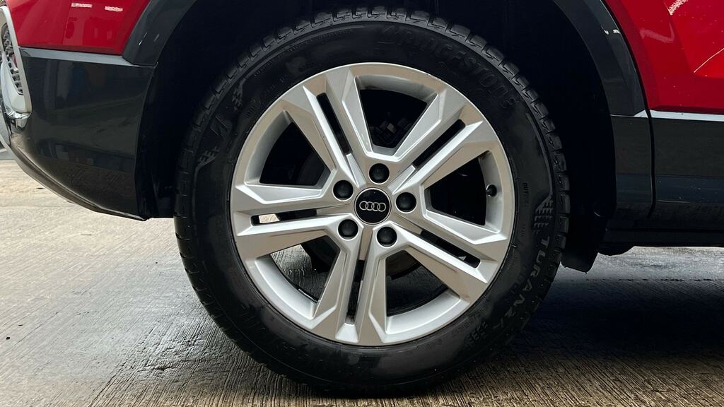 Audi Q2 35 Tfsi Sport Red #5