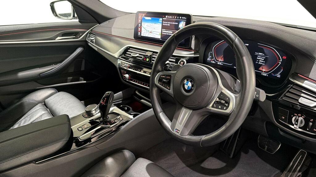 BMW 5 Series 520D Mht M Sport Step White #6
