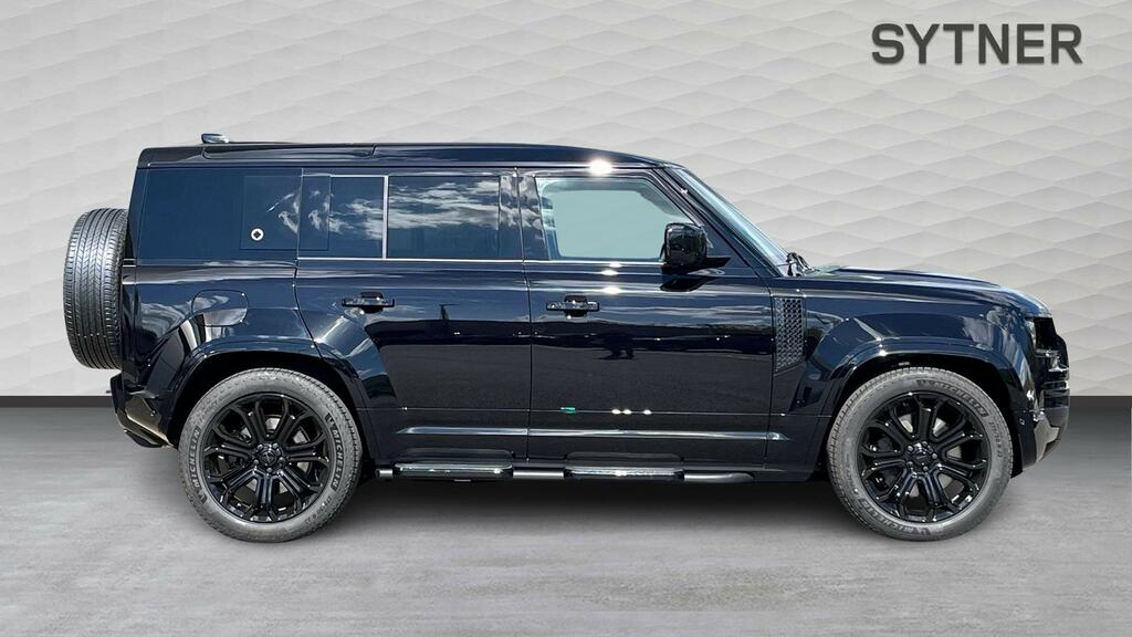 Land Rover Defender 110 4.4 P635 Octa Black 110 Black #5