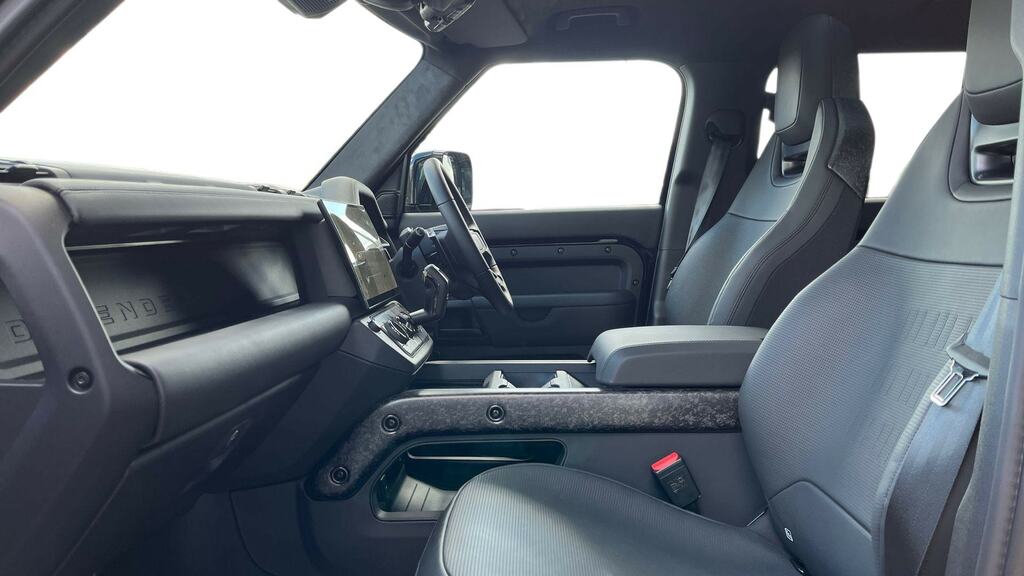 Land Rover Defender 110 4.4 P635 Octa Black 110 Black #3