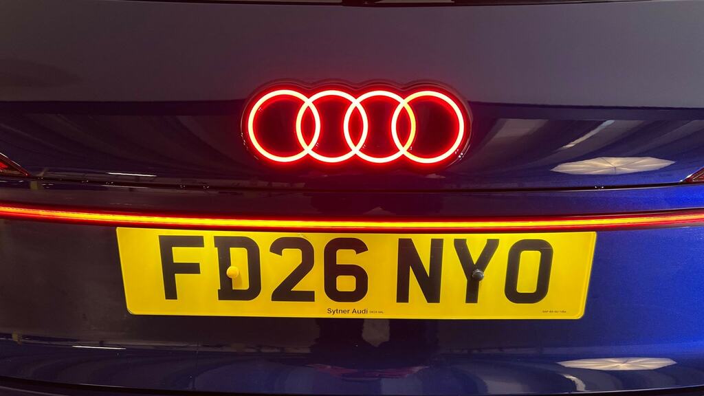 Audi Q3 1.5 E-hybrid Launch Edition Plus Sportback Pet Blue #32