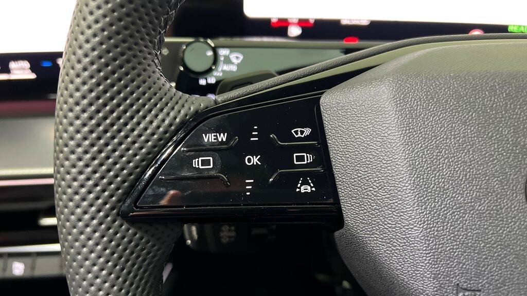 Audi Q3 1.5 E-hybrid Launch Edition Plus Sportback Pet Blue #17