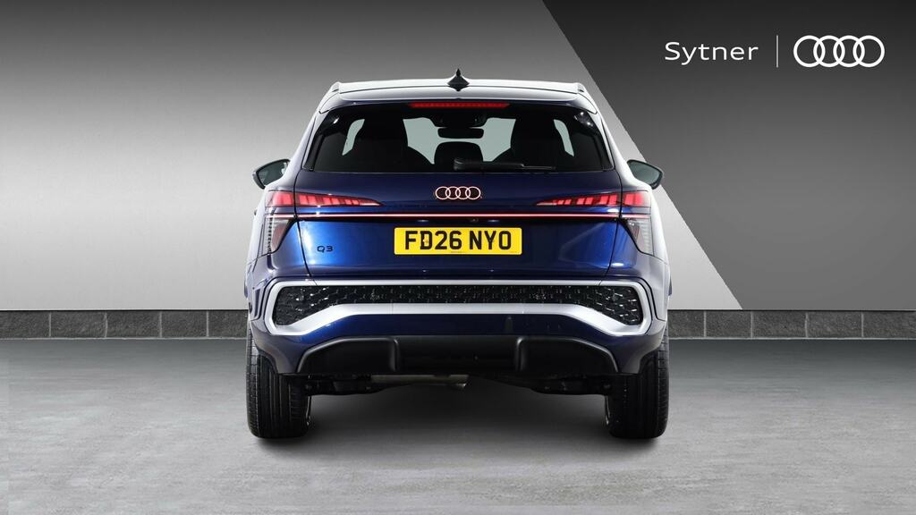 Audi Q3 1.5 E-hybrid Launch Edition Plus Sportback Pet Blue #8