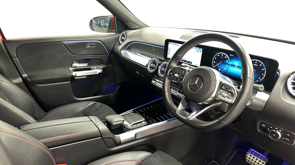 Mercedes-Benz GLB Class Glb 200 Amg Line Premium Plus 7G-tronic Red #3
