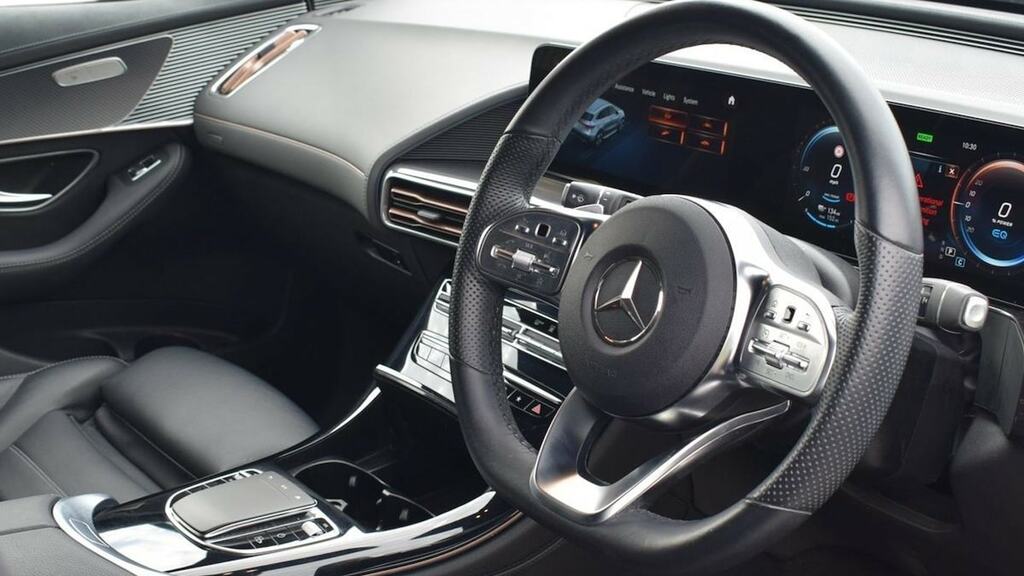 Mercedes-Benz EQC Eqc 400 300Kw Amg Line Edition 80Kwh Blue