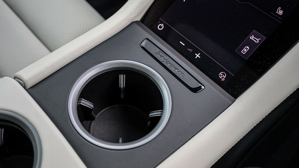 Porsche Taycan Performance Plus 105Kwh Black Edition Saloon E ND75ZWS Black #19