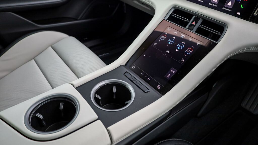 Porsche Taycan Performance Plus 105Kwh Black Edition Saloon E ND75ZWS Black #17
