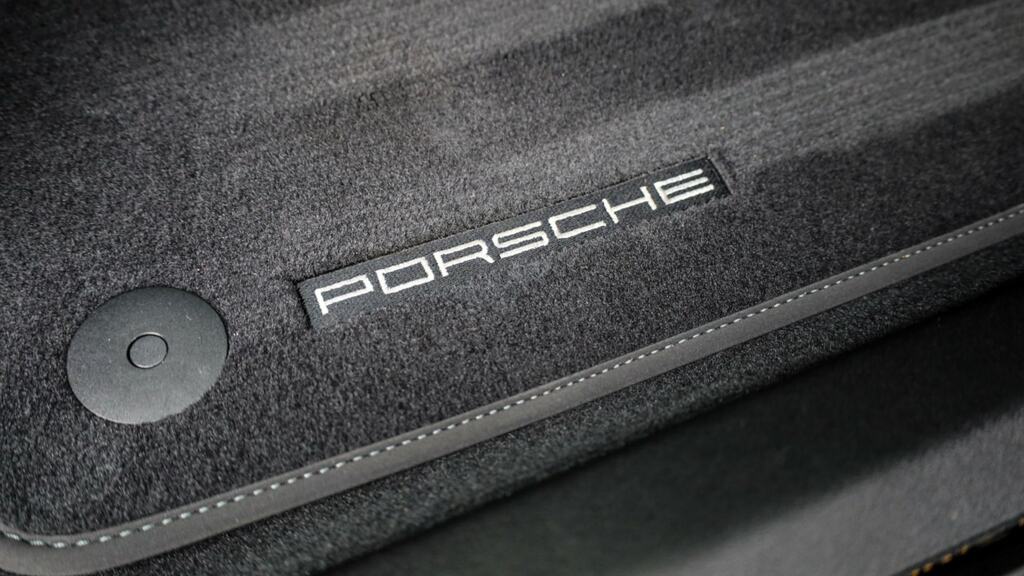 Porsche Taycan Performance Plus 105Kwh Black Edition Saloon E ND75ZWS Black #30