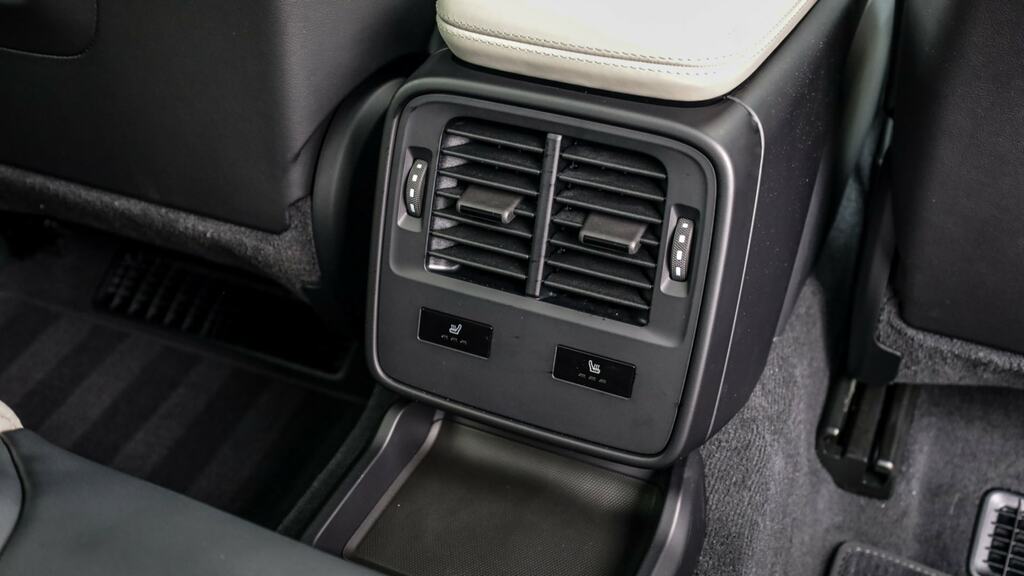 Porsche Taycan Performance Plus 105Kwh Black Edition Saloon E ND75ZWS Black #28