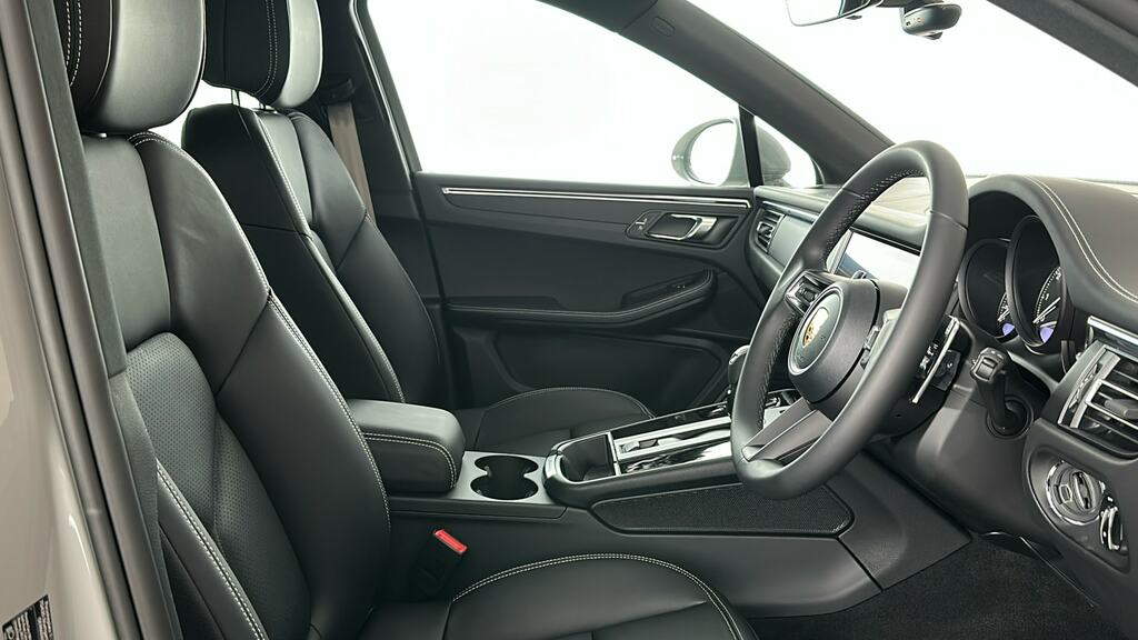 Porsche Macan 380Kw 4S 100Kwh Black #35