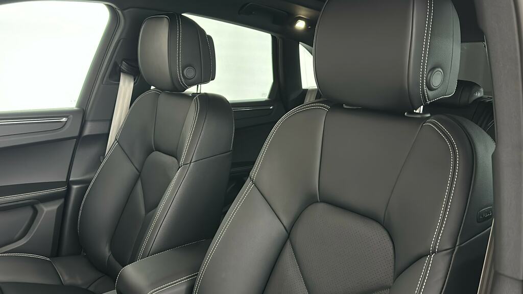 Porsche Macan 380Kw 4S 100Kwh Black #11