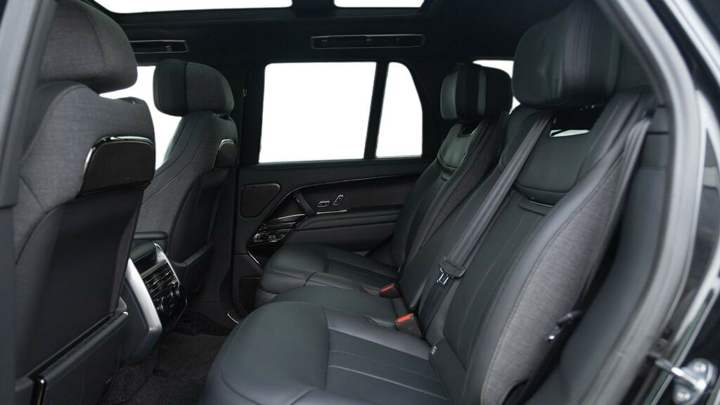 Land Rover Range Rover 4.4 P615 V8 Sv Black #4