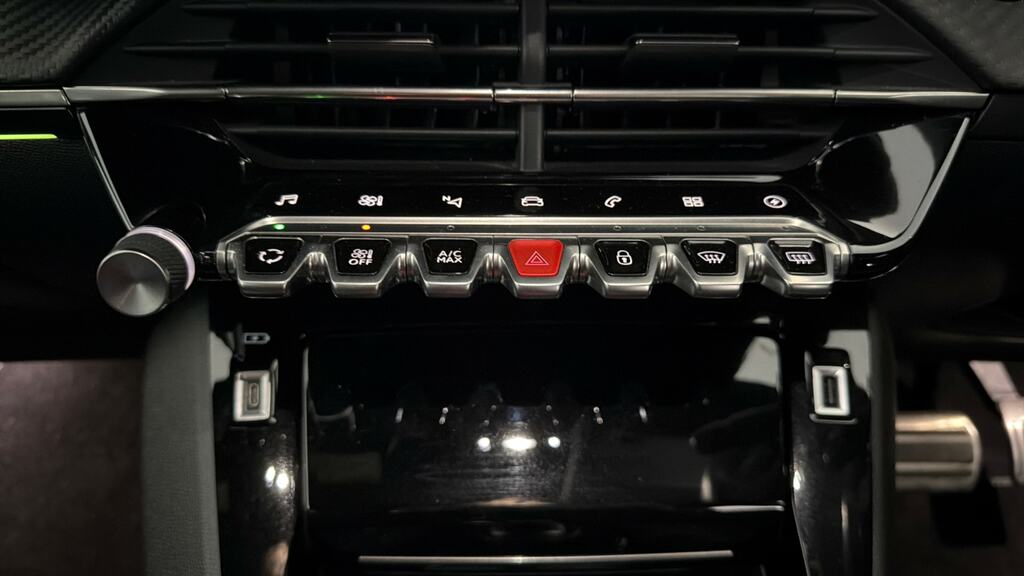 Peugeot e-208 Gt Black #16