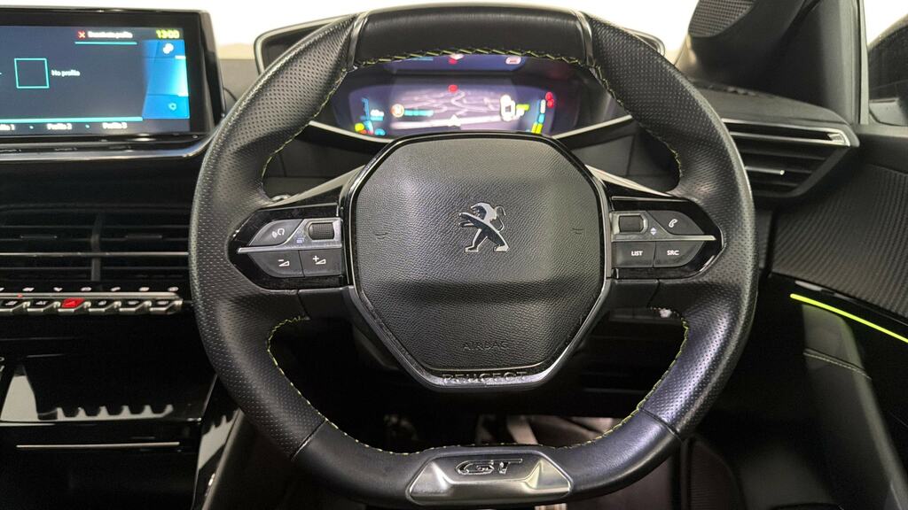 Peugeot e-208 Gt Black #8
