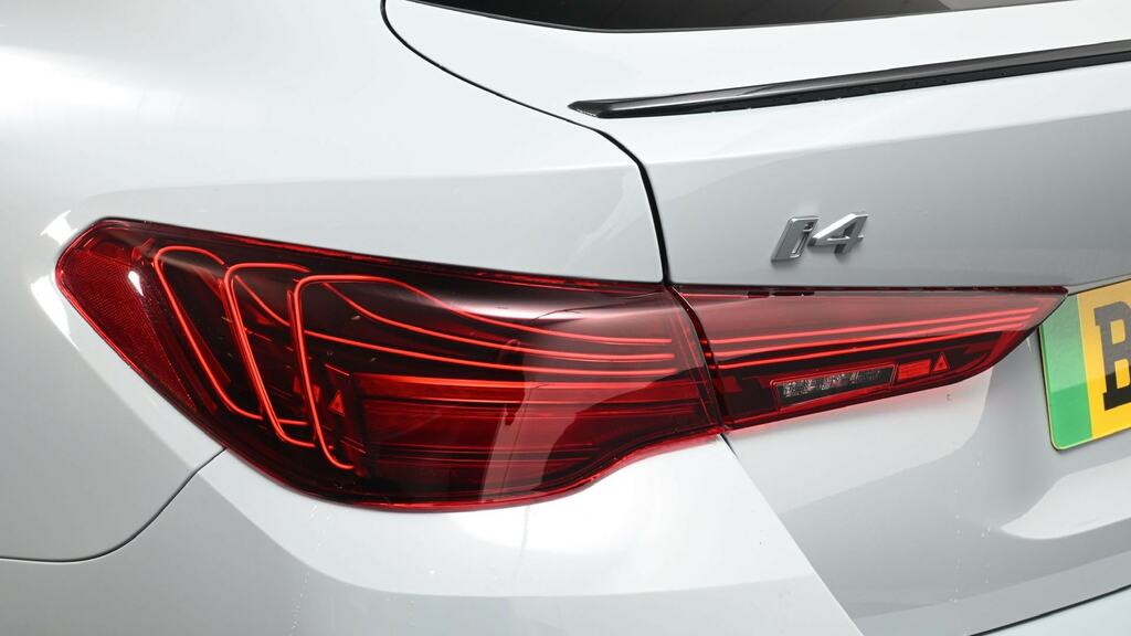 BMW i4 440Kw M60 83.9Kwh Tech Pack Black #21